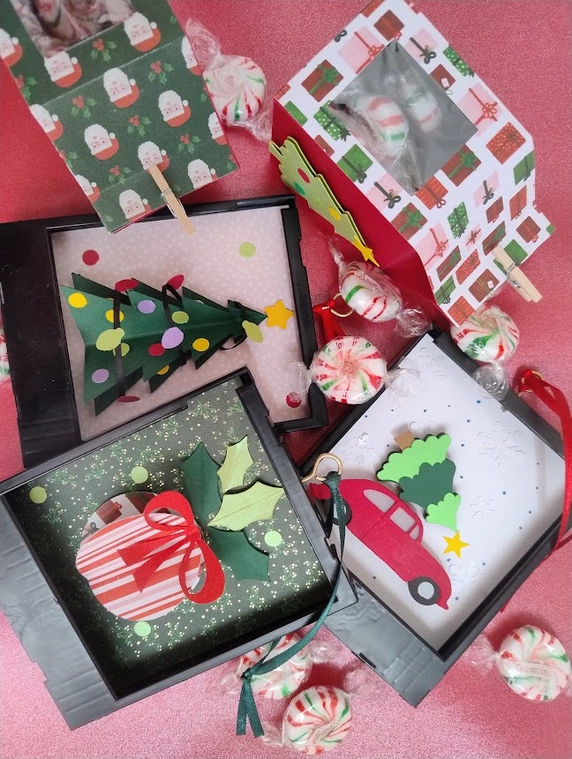 Adornos navideños tipo Polaroid con Milk Carton decorativa – Uber Bogotá (Edición 2025)