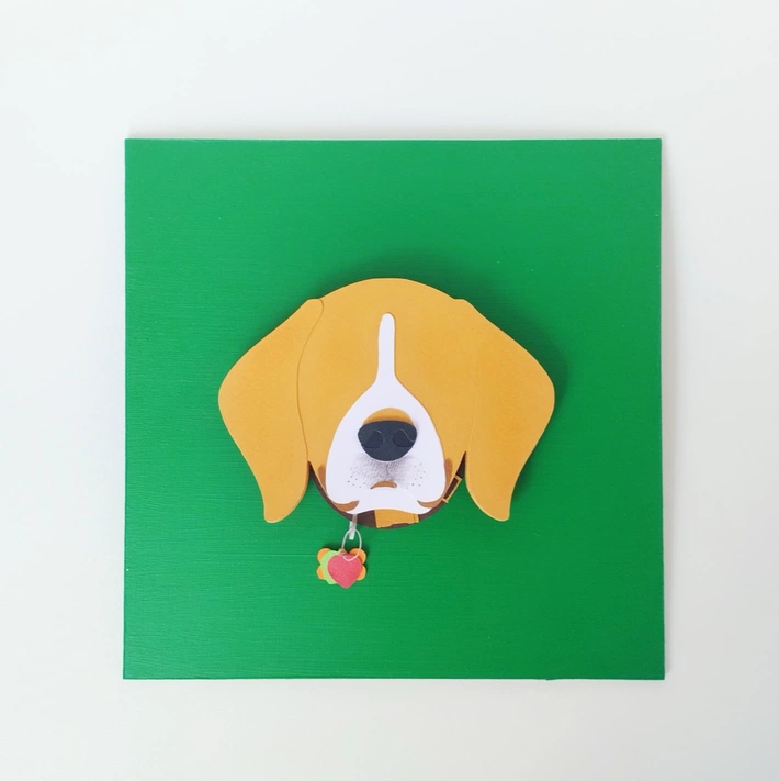 Vista detalle frontal sobre retablo 20 cm x 20 cm Beagle